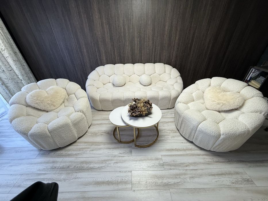 Set Canapea + 2 fotolii, material boucle, bej, în stare perfectă