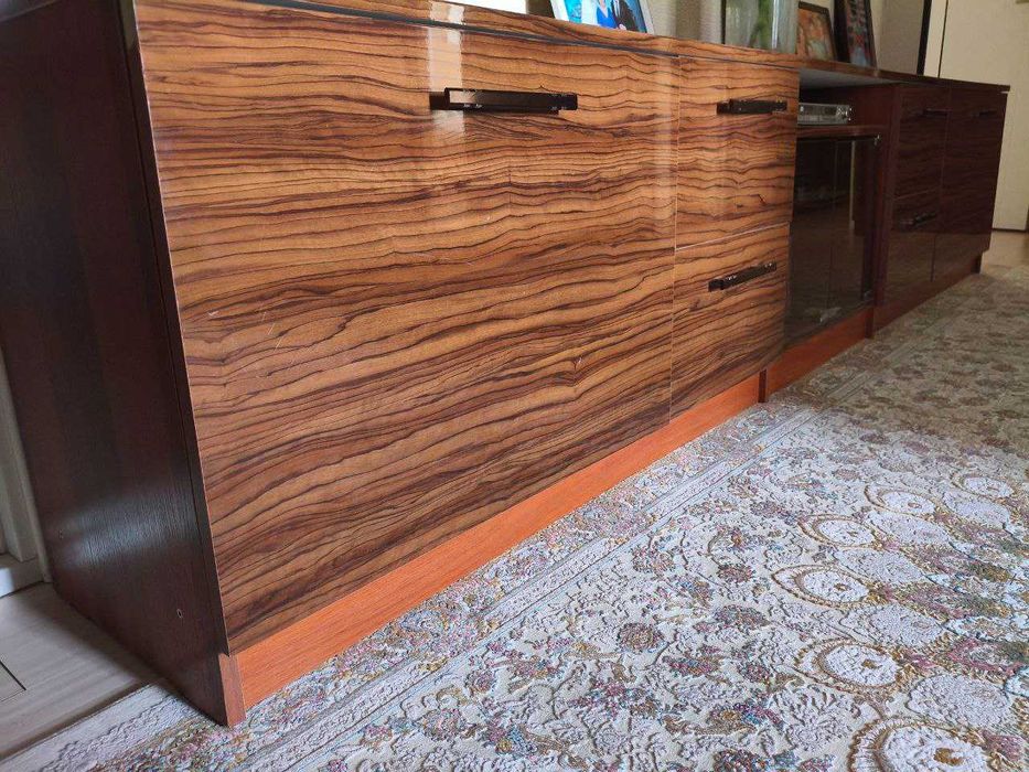 Длинная лакированная тумба 2,8 / 0,4 /0,6