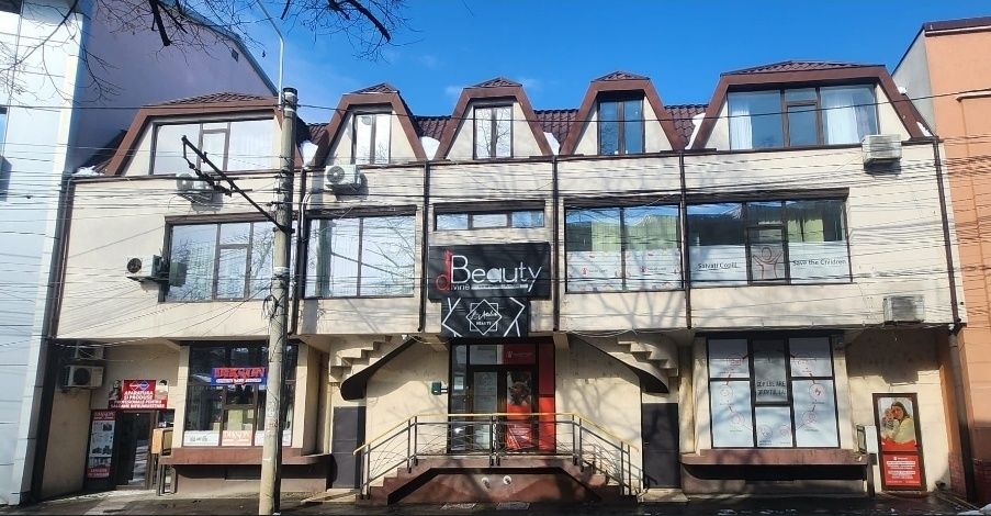 Spațiu comercial