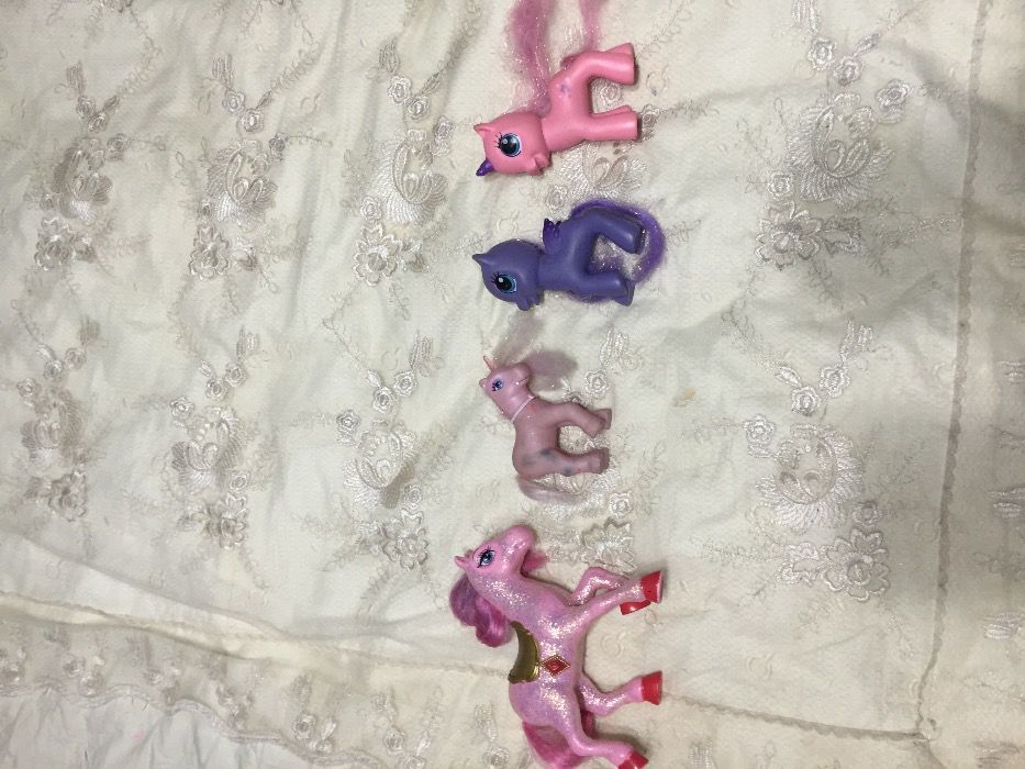 Мелкие игрушки с мультфильмов