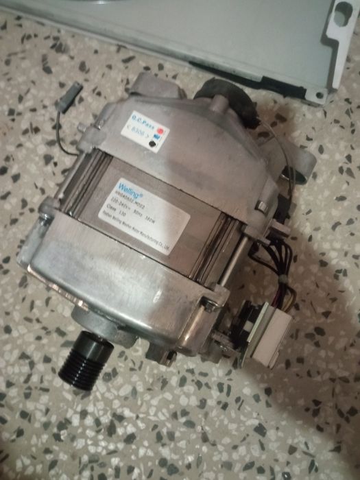 Двигател от пералня Zanussi