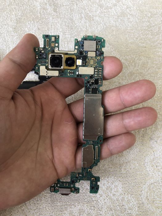 Продам запчасти Galaxy s10E