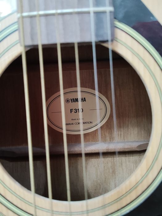 Гитара Yamaha F310+стойка для гитары