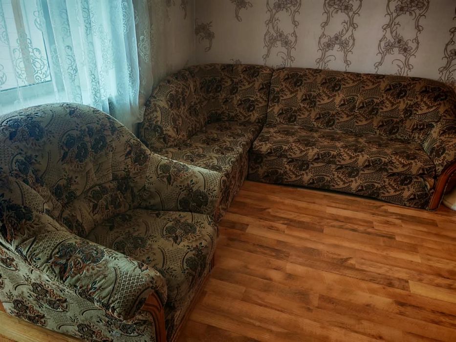 Отдам даром диван и кресло