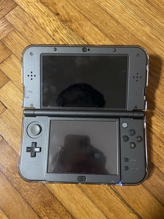 New Nintendo 3DS XL Special Edition Solgaleo & Lunala modat