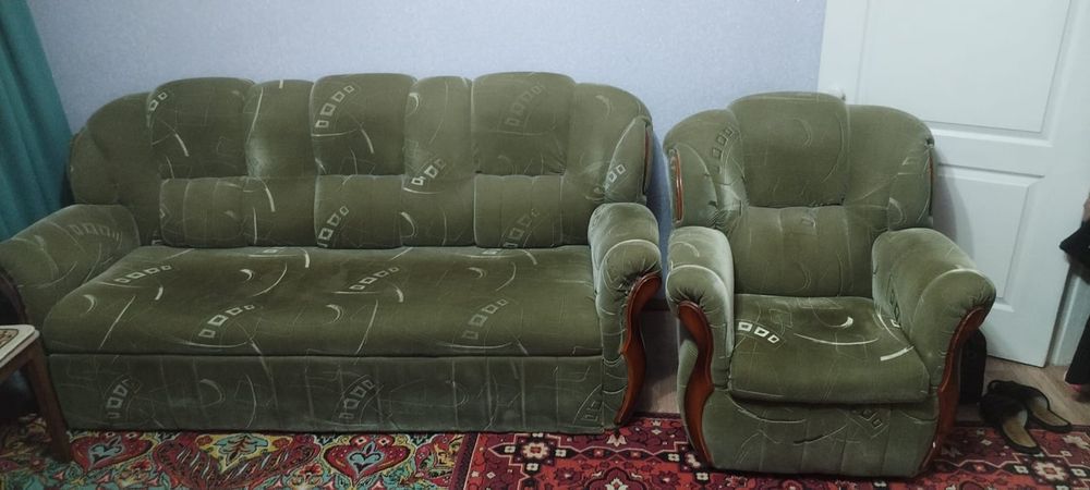 Диван хороший почти новый