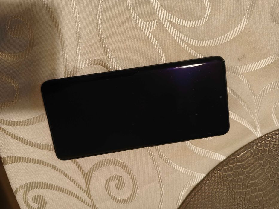 Xiaomi Redmi Note 13 Pro+ cu 512 GBmemorie si 12 GB RAM
