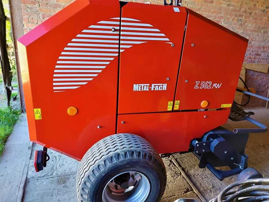 Пресс-подборщик рулонный Metal Fach Z562