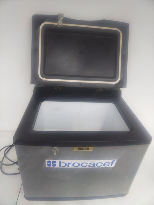 Компресорна кутия Dometic-Waeco CoolBox CK 40D, 38л, 12V DC/230V AC,