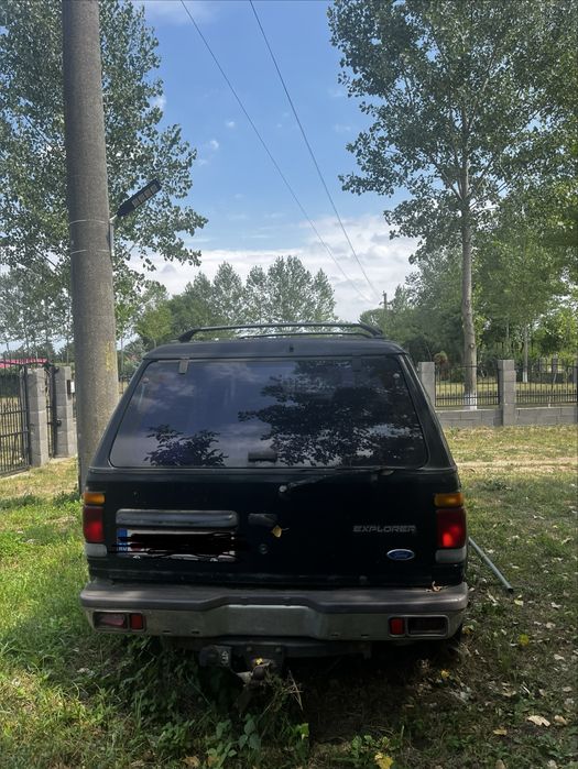 Vând Ford Explorer