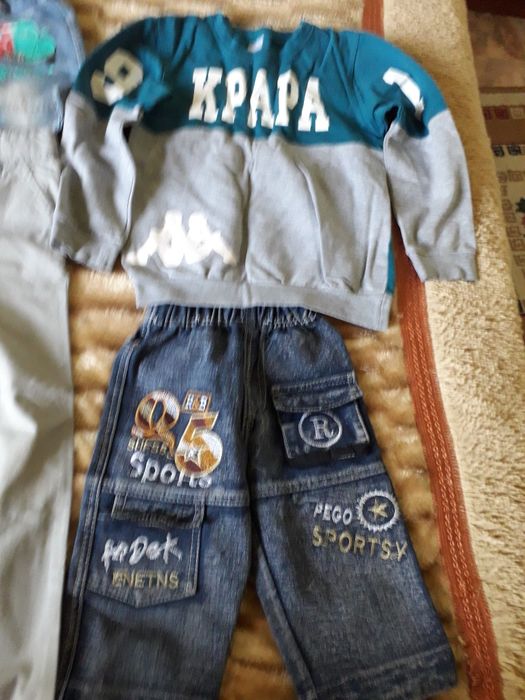 Продам детскии вещи