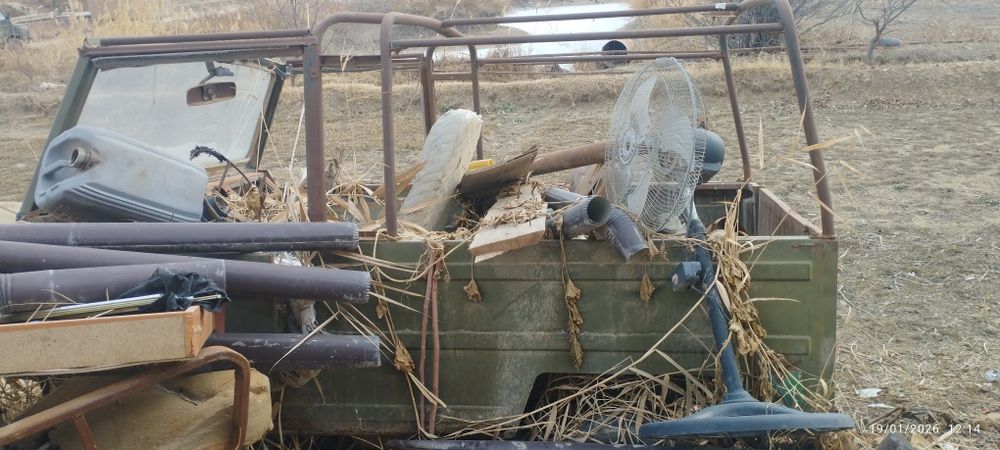 Luaz moshina yurib turibdi holati yaxshi