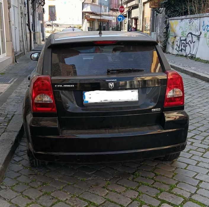 Продавам личният си автомобил Додж Калибър