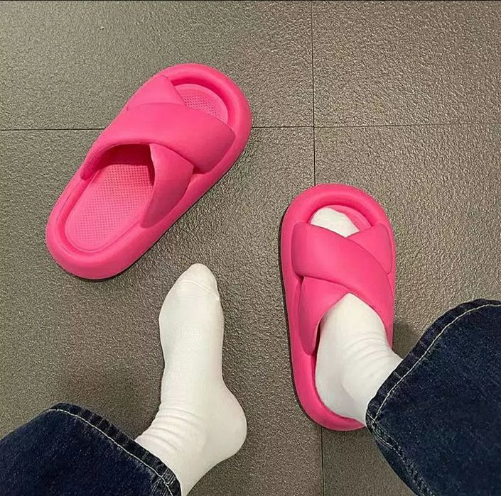 Уй учун жуфтликлар учун шиппаклар