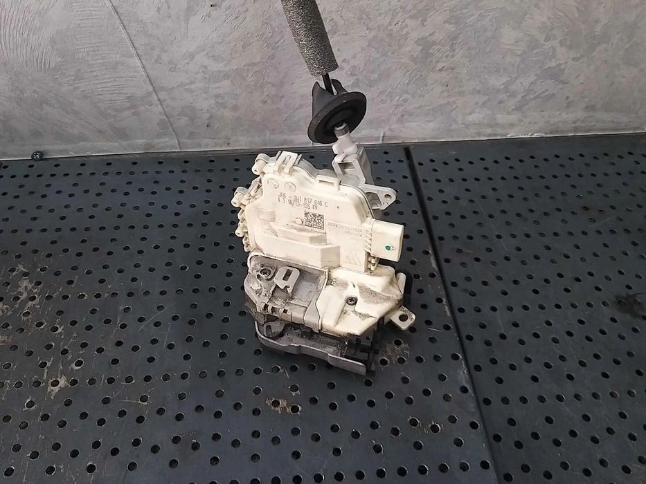 Broasca usa dreapta fata audi a6 c7 4g 8j1837016c