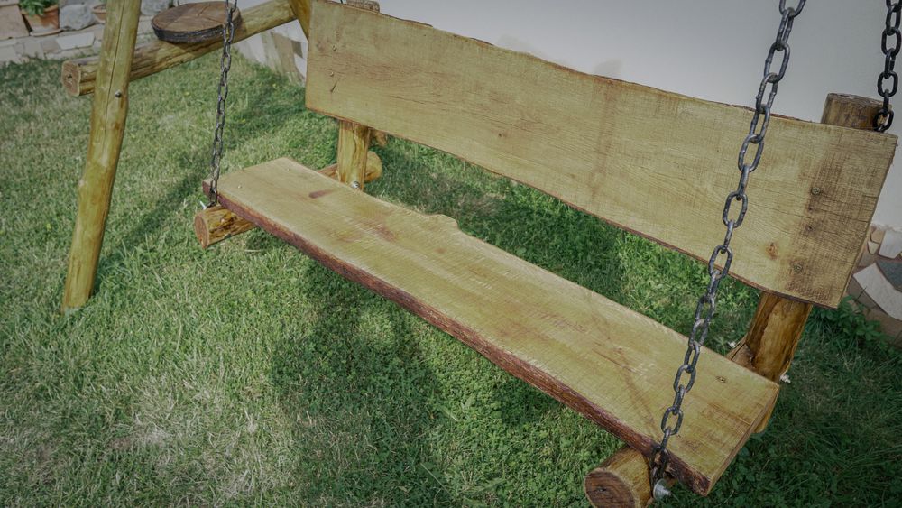 Balansoar rustic din lemn