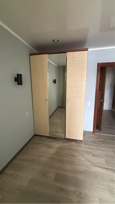 Шкаф плательный