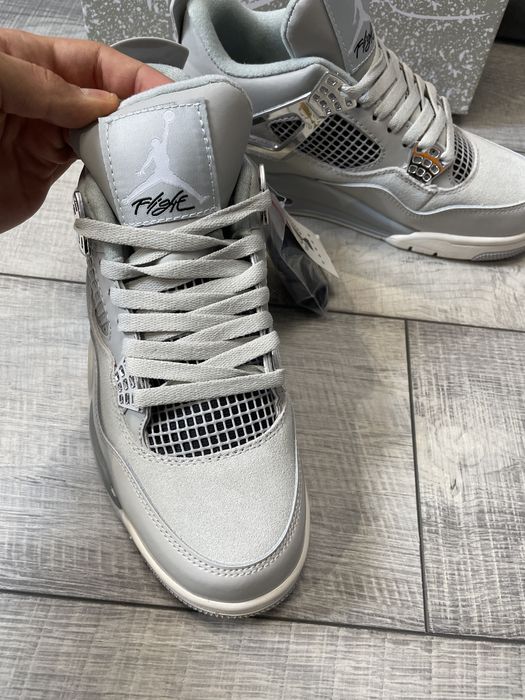 Jordan 4 Frozen Moments