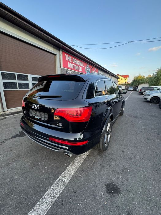 Vând Audi Q7 S-Line
