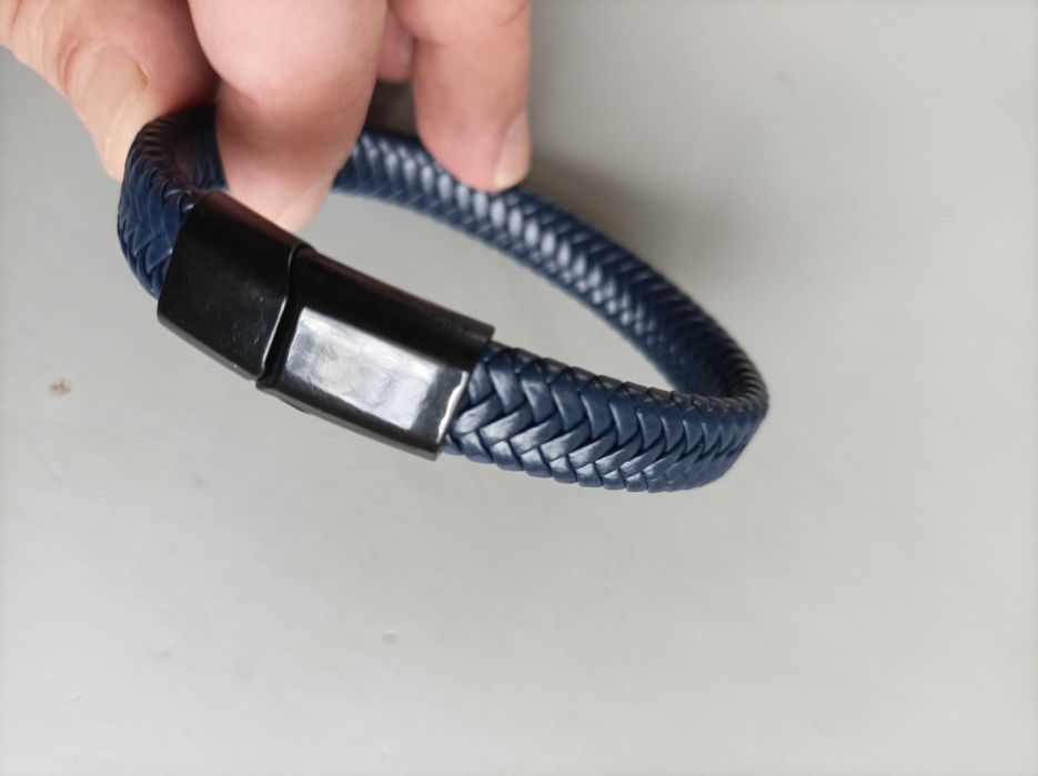 Mъжки кожени гривни с магнитна закопчалка