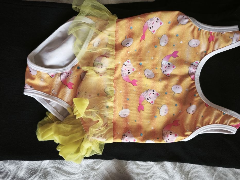 Купальники на девочку 2-х - 3-х лет.