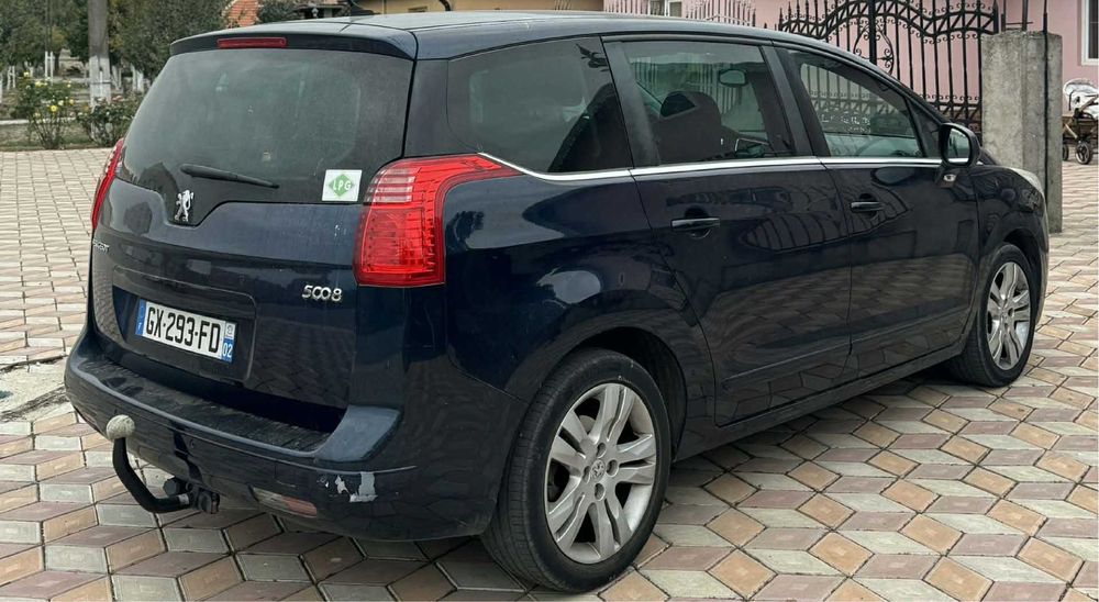 Vând. Peugeot. 5008. 1.6.112. Cp.  Benzină + gaz. 7 locuri. 2011