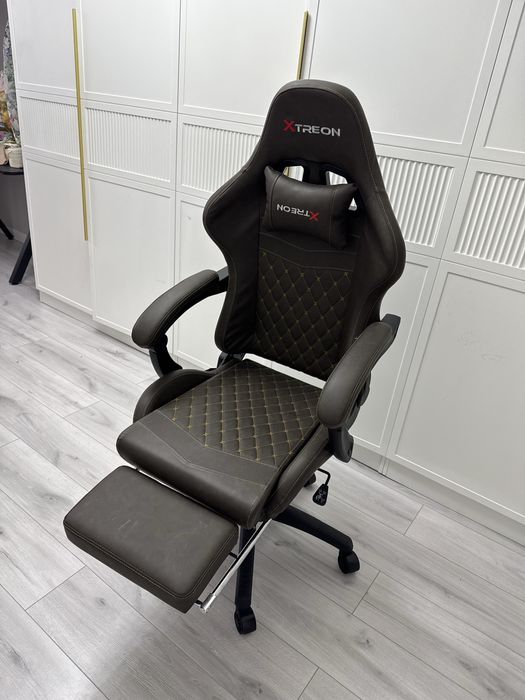 Продам компьютерный стол и кресло