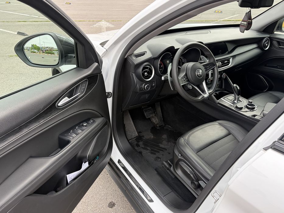 Vand sau schimb Alfa Stelvio