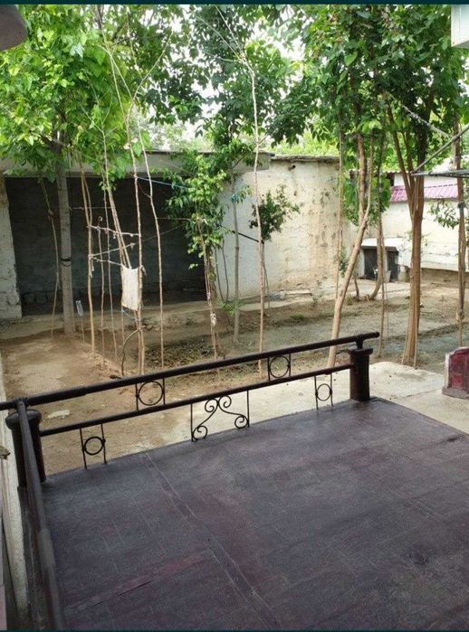 Продам дом в Центре Навои Срочно