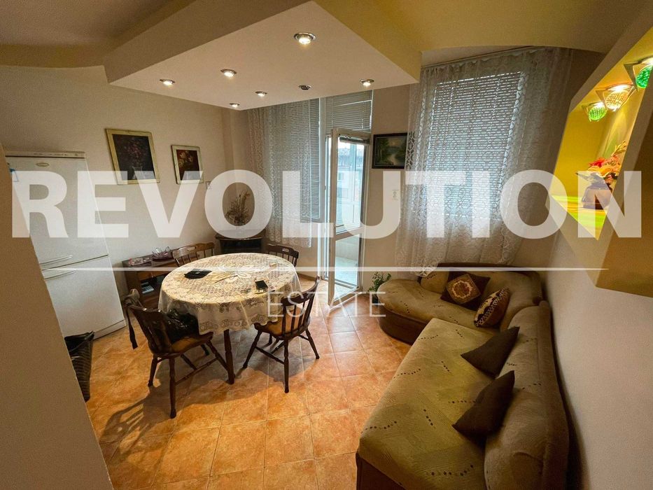 Дава се под наем Тристаен апартамент в Варна, Център - 90 кв.м за 350 € - Снимка #2