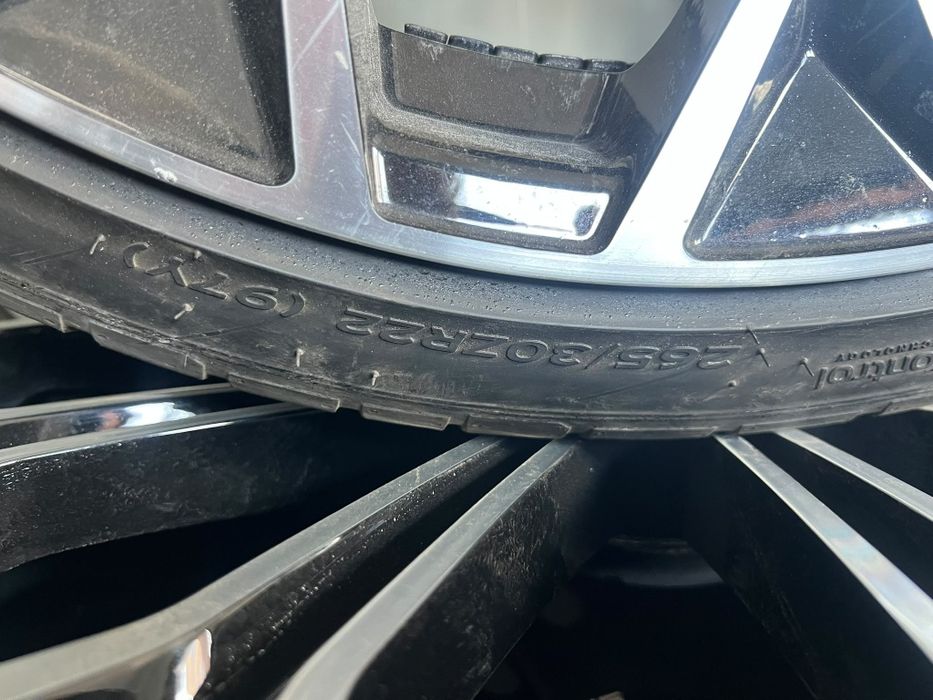 Mercedes гуми с  джанти  22''