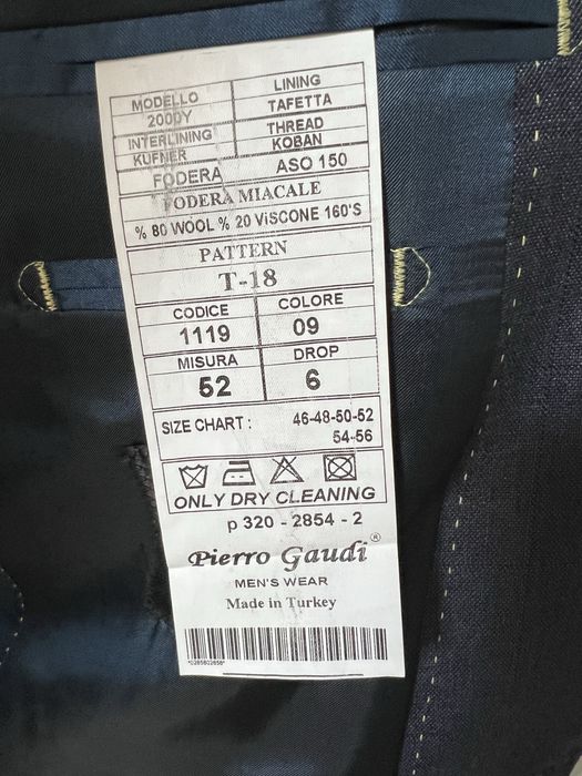 Продам костюм Pierro Gaudi