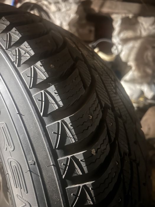 Продам колеса с дисками на джип