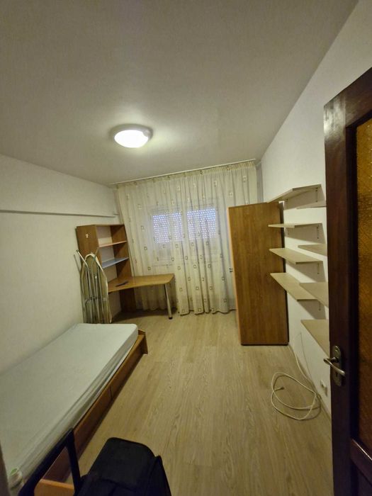 Apartament cu 3 camere de inchiriat — fotografia 3