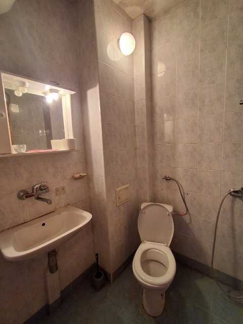 Продава се Тристаен апартамент в Търговище, Център - 85 кв.м за 642 €/кв.м - Снимка #7