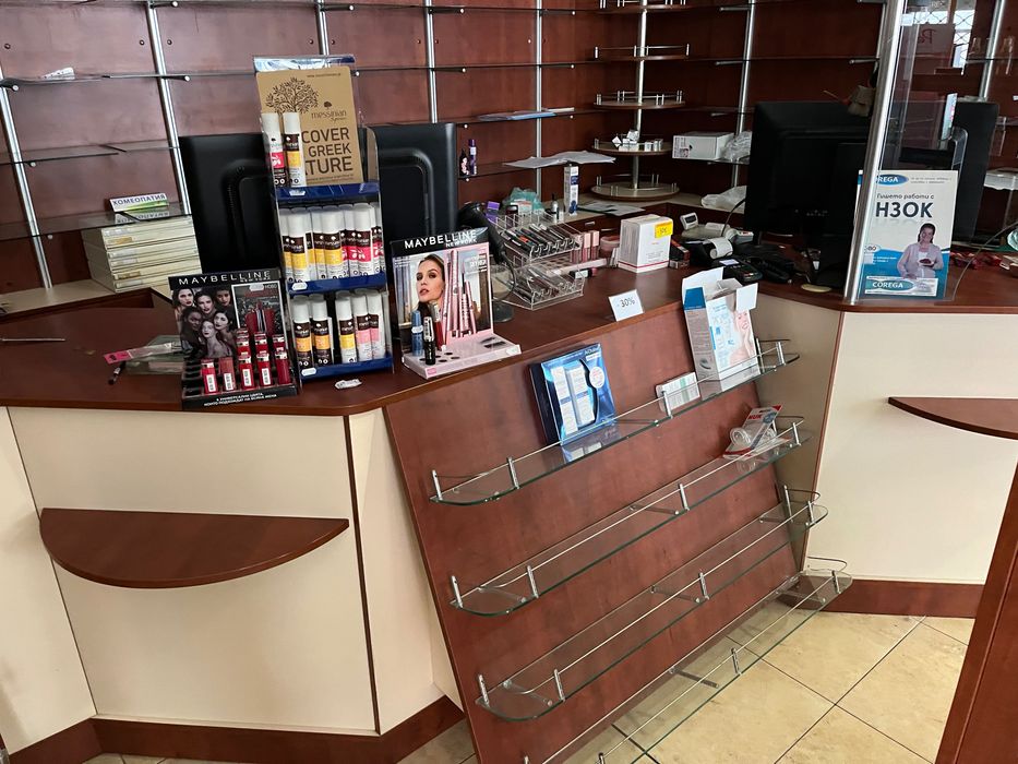 Мебели за аптека / магазин