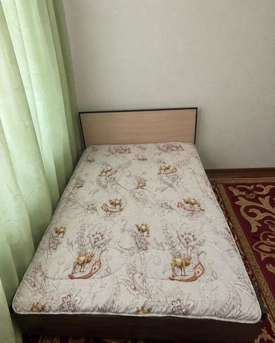 Срочно продается двухспальная гарнитур с матрасом