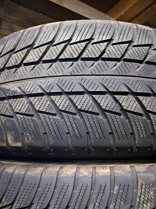 Anvelope second iarna 245 45 R19 Bridgestone RFT*