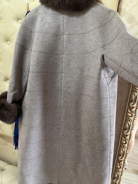 Пальто с мехом ламы