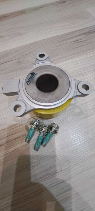 Лагер помпа Тойота Авенсис Aisin