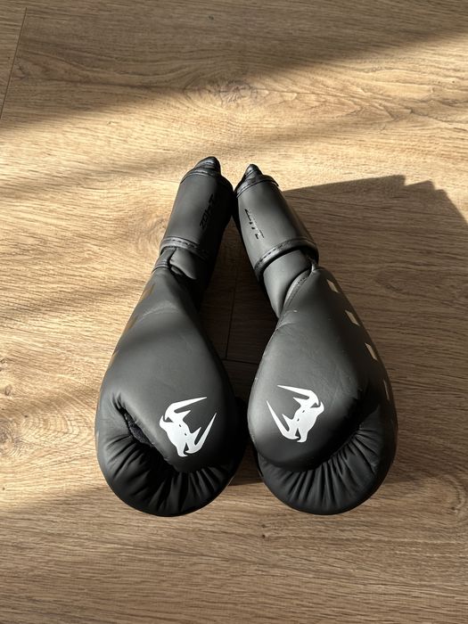 Manusi de box venum 14 oz noi