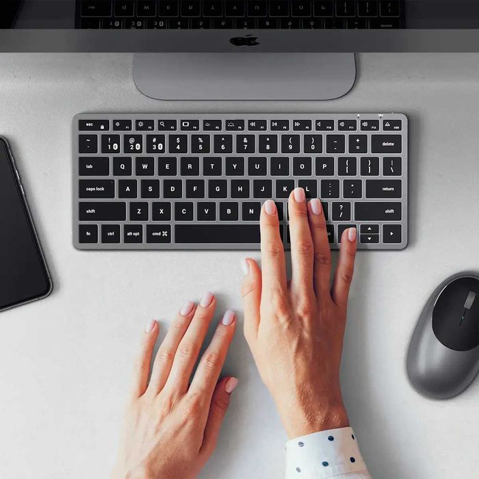 Bluetooth-клавиатура с подсветкой Satechi Slim X1 Backlit Keyboard