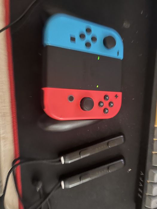 Продаю нинтендо свитч второй ревизии