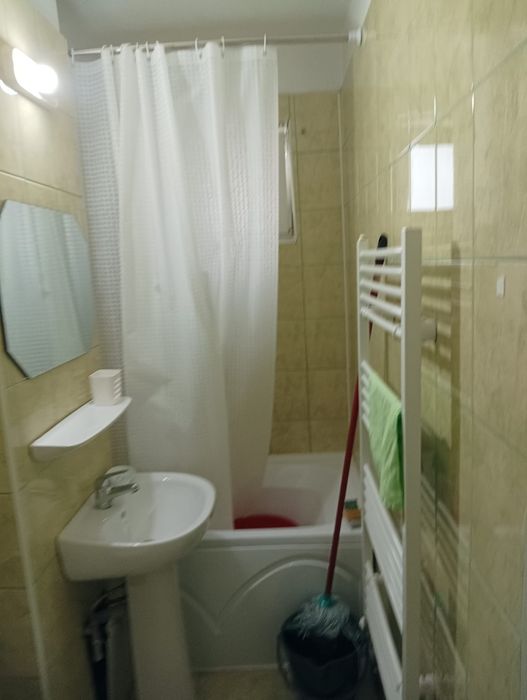 Inchiriez Apartament