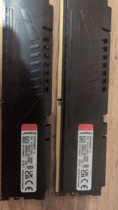 Продаю оперативку Кингстон фюри 16х2