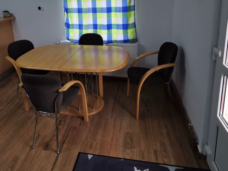 Set masa cu scaune lemn masiv