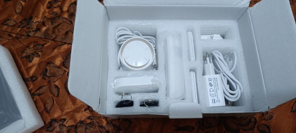 Sistem de alarma anti-furt WIFI+GSM 4G cu aplicatia Tuya Smart, wirele