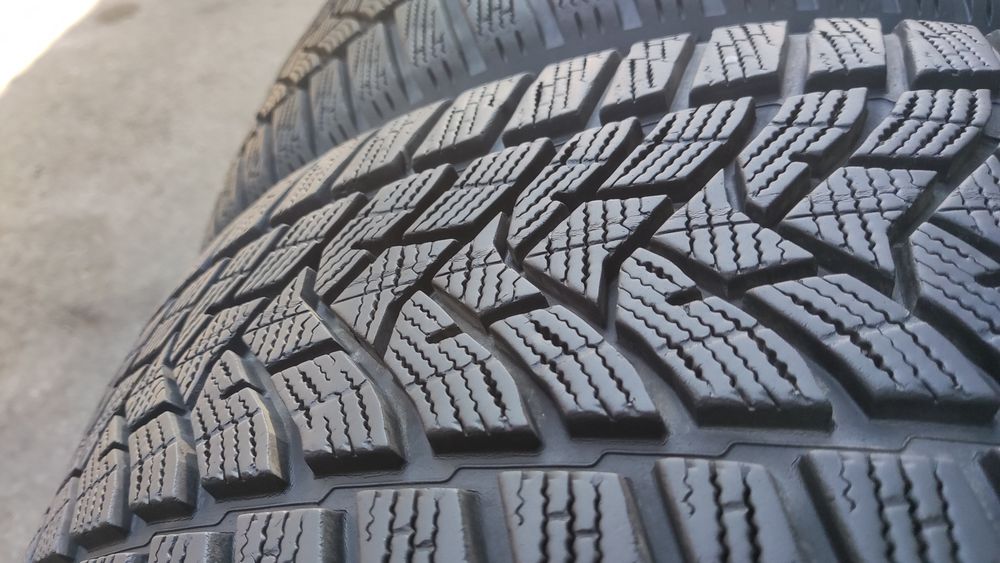 4бр. зимни гуми 235/45/18 Dunlop Winter Sport 5 
dot23
