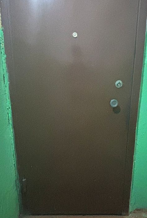 Две двери с б/у состоянием