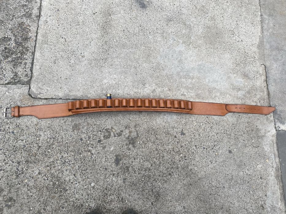 Cartusiera din piele pentru vanatoare